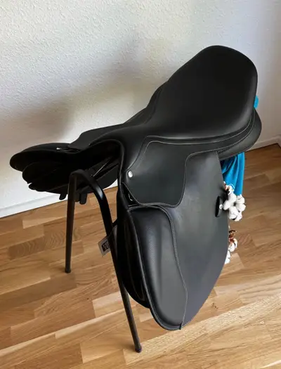 Wintec Springsattel 17,5 Zoll – Neu!