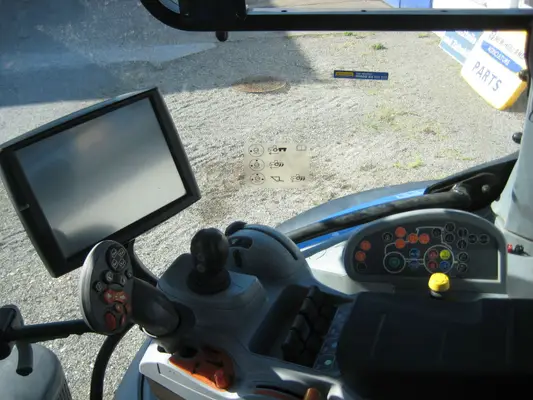 New Holland T7.245 SideWinder II
