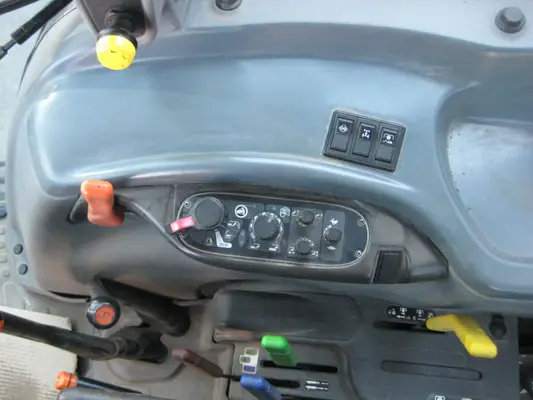 New Holland TL100A (4WD)