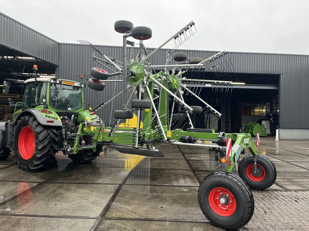 Fendt Former 880
