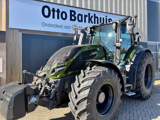 Valtra Q225