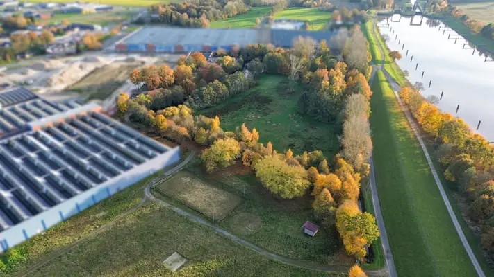 Exklusives Anwesen mit Villa, Reitanlage und Hallenkomplex an einem Privatsee zum Kauf