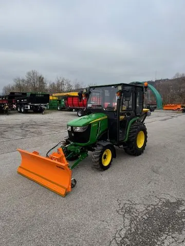 John Deere 3025E