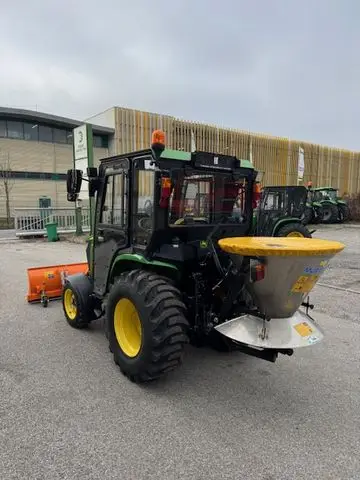 John Deere 3025E