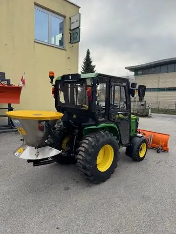 John Deere 3025E