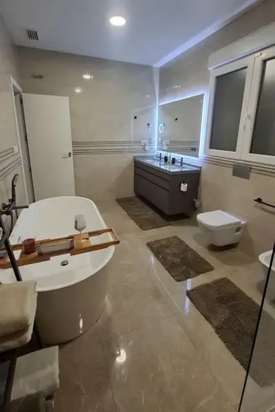 LUXURY EQUESTRIAN ESTATE WITH LUXURY LANDHOUSE
