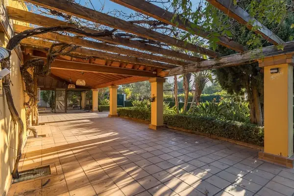 WUNDERSCHÖNE, HOCHWERTIGE FINCA MIT REITANLAGE/WONDERFUL, LUXURY LANDHOUSE WITH RIDING FACILITY
