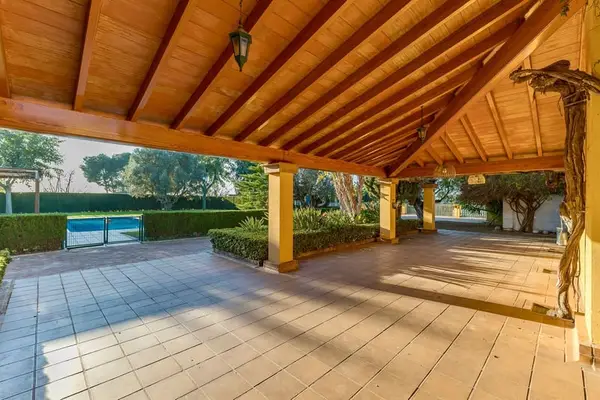 WUNDERSCHÖNE, HOCHWERTIGE FINCA MIT REITANLAGE/WONDERFUL, LUXURY LANDHOUSE WITH RIDING FACILITY