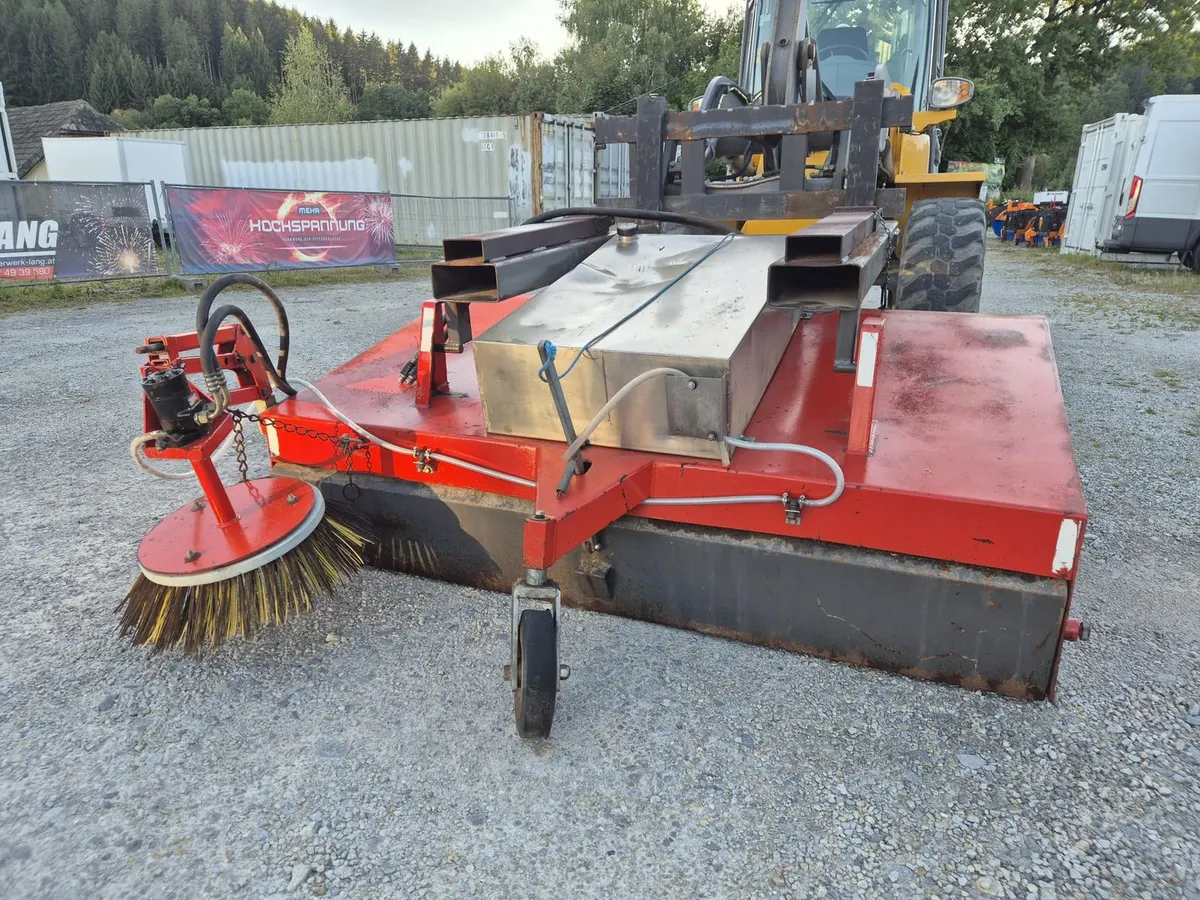 Eco Technologies Kehrmaschine Stapler Radlader Bema Tuchel