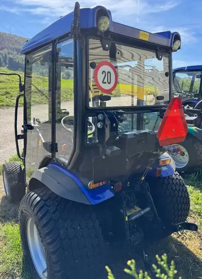 Farmtrac FT 26 HST