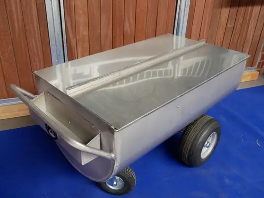Futterwagen aus Edenlstahl leicht und wendig