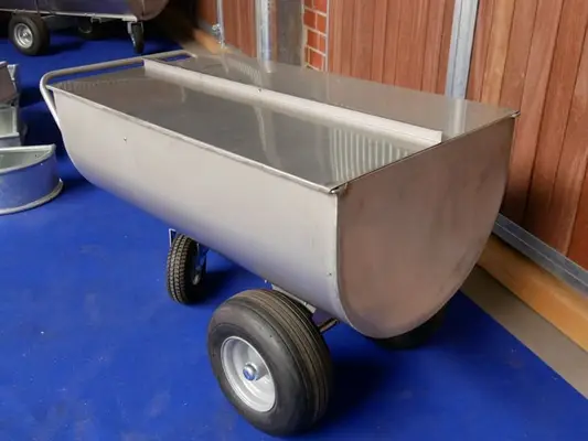 Futterwagen aus Edenlstahl leicht und wendig