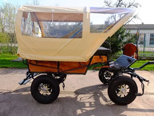 Neuer Planwagen m. Traktorrädern
