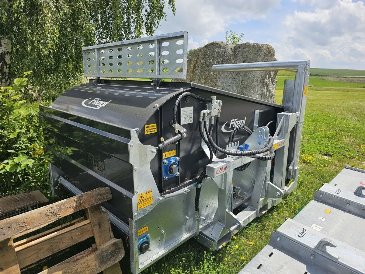 Fliegl Ballenauflöser Profi-Combi