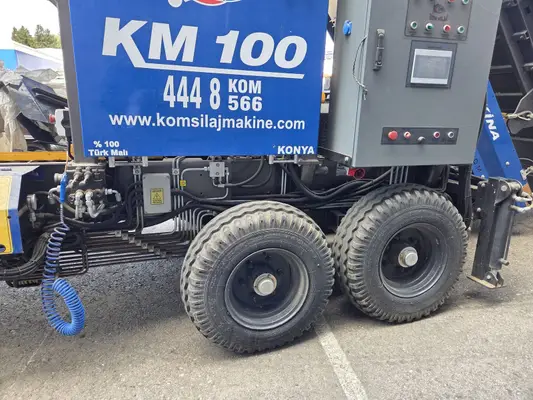 Maisballenpresse Komsilaj - KM 100