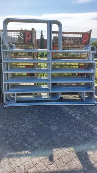 Panels in verschiedenen Längen und Höhen